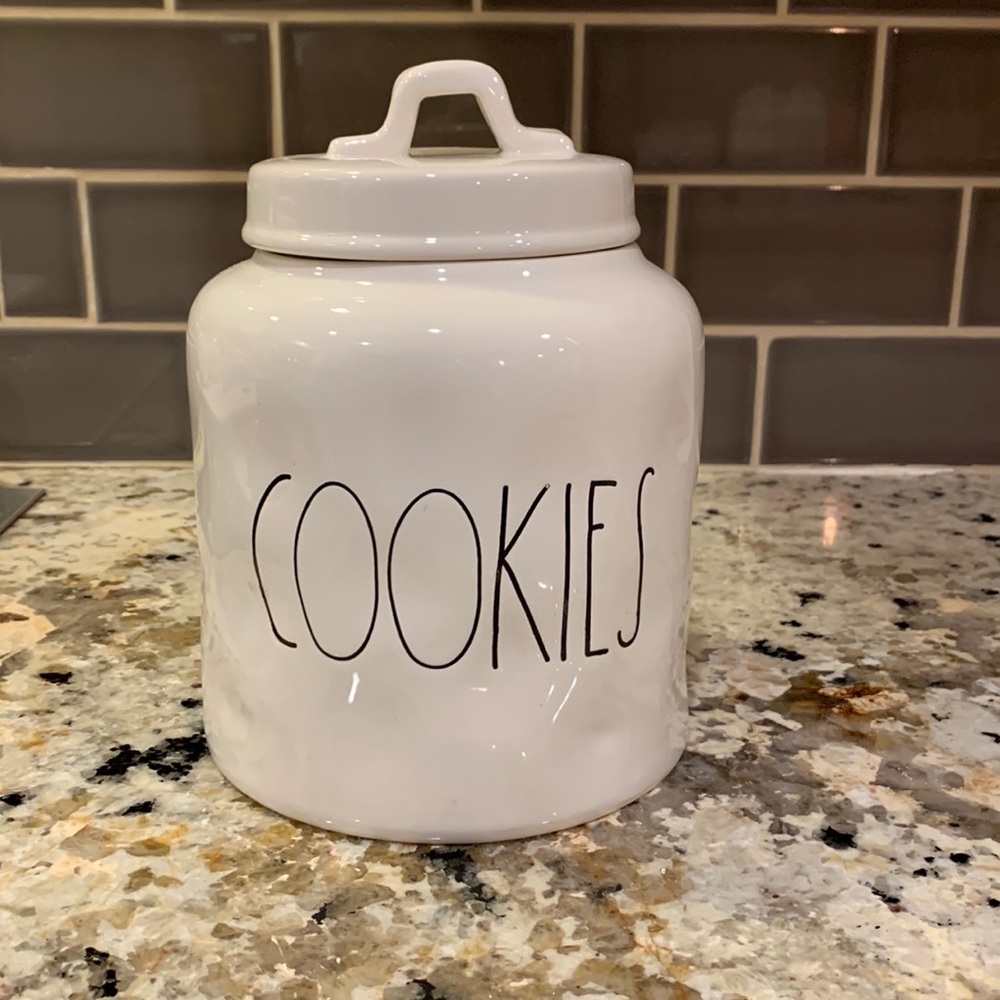 Rae Dunn Cookie jar